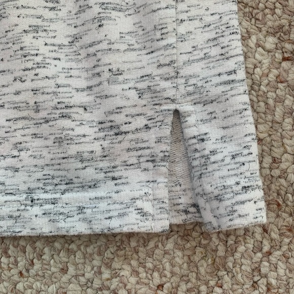 Athletic Basic Crewneck - Picture 4 of 5